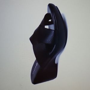 Karen Scott Petraa black crossband platform wedge sandal 8.5 M NEW w/tags…